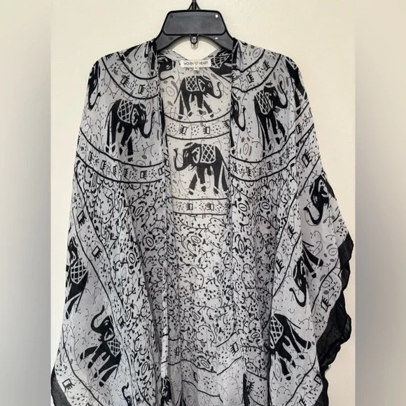 Woven Heart Monochrome Elephant Pattern Kimono size large - Picture 4 of 5